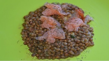 Fiche Recette diététique: Salade de saumon aux lentilles. Une recette légère et facile à réaliser pour préserver  notre santé .